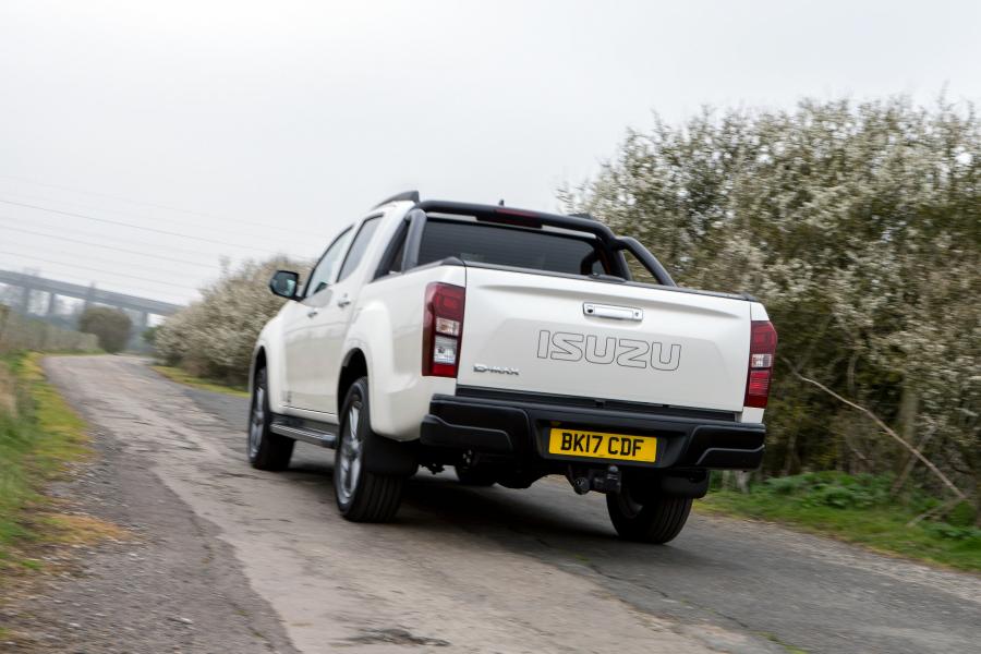  Isuzu D-Max Blade Double Cab 2017 года  (UK) (фото 14 из 52)
